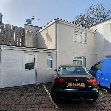 1 Bedroom Flat, Sleeps Up To 5Ppl, City Center Cardiff Exterior foto